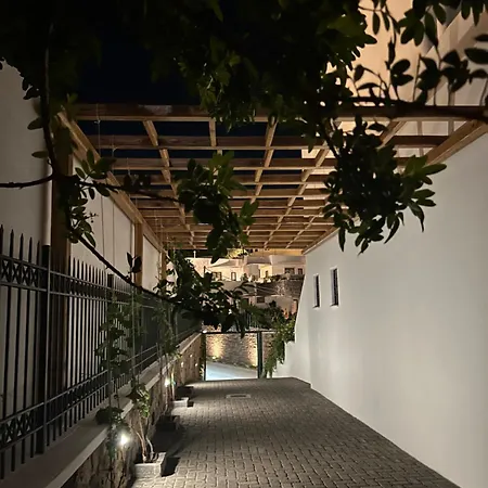 Aegean Pearla Boutique Houses-private Jacuzzi & Perks *