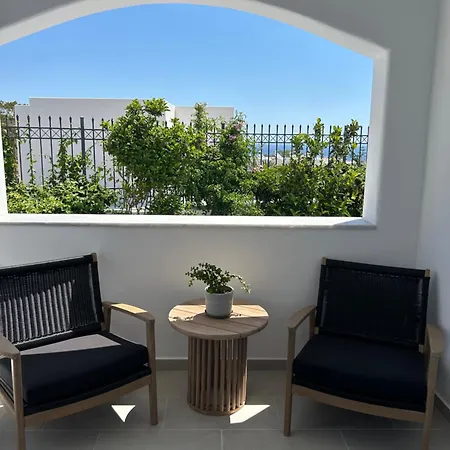 Aegean Pearla Boutique Houses-private Jacuzzi & Perks